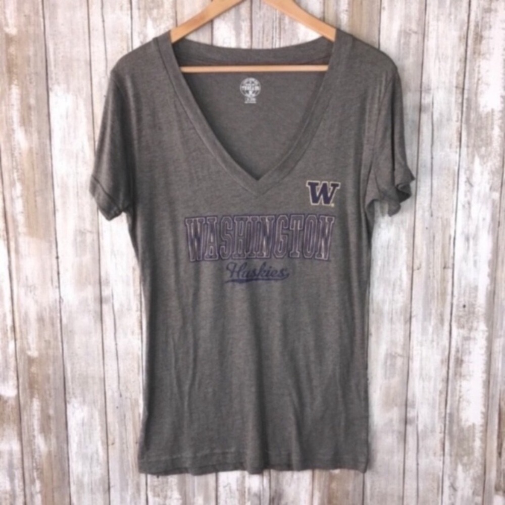 NCAA Washington Huskies Gray V Neck Tee